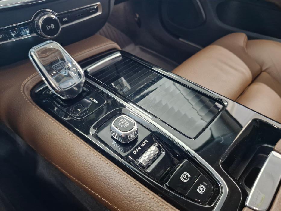 VOLVO V60 2020