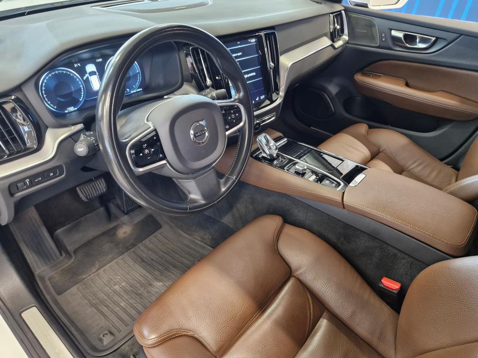 VOLVO V60 2020