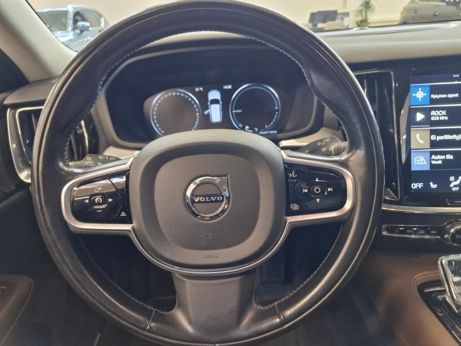 VOLVO V60 2020
