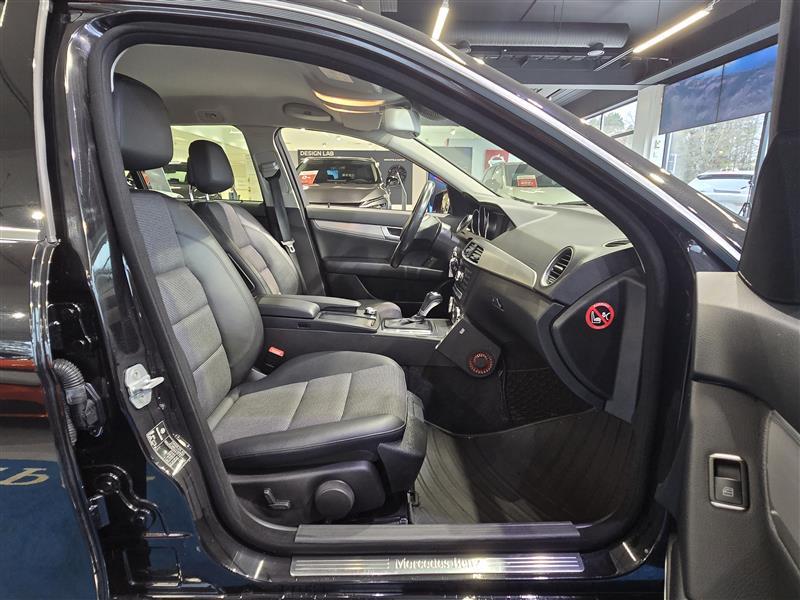MERCEDES-BENZ C 2011