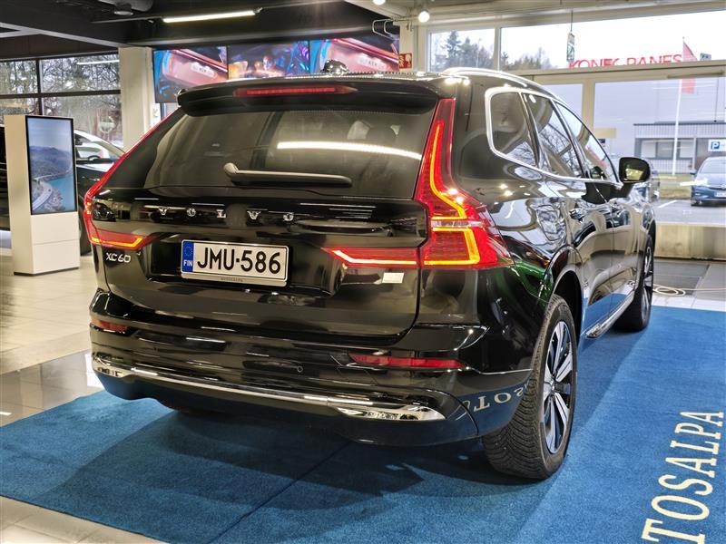 VOLVO XC60 2023