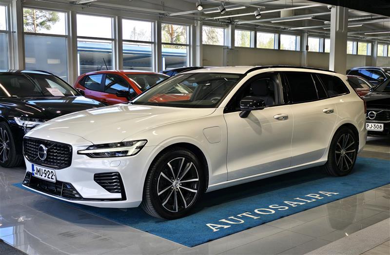 VOLVO V60 2023