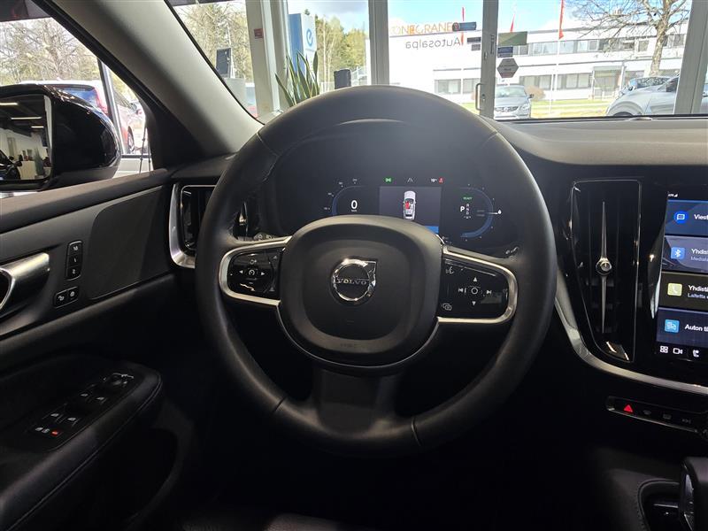 VOLVO V60 2023