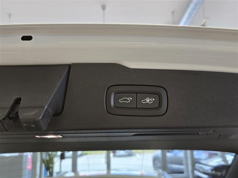 VOLVO V60 2023