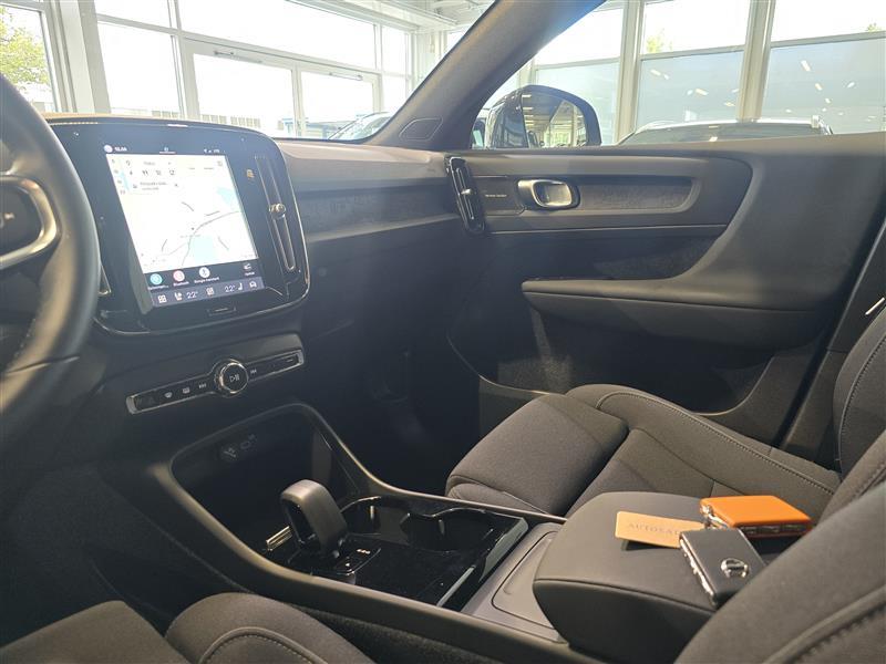 VOLVO C40 2023