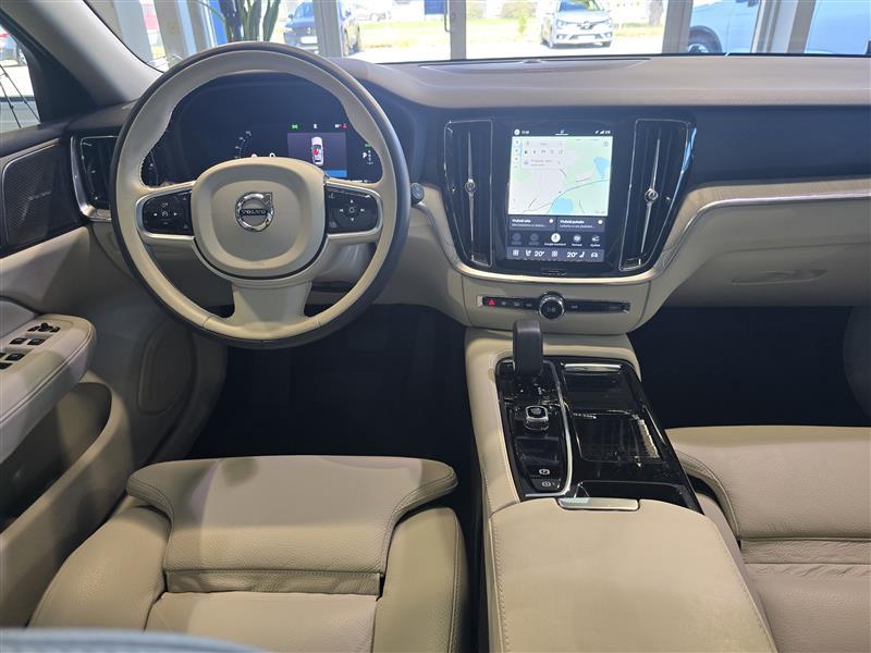 VOLVO V60 2025