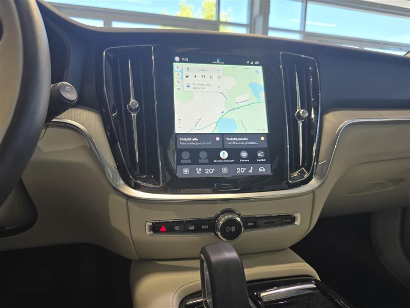 VOLVO V60 2025