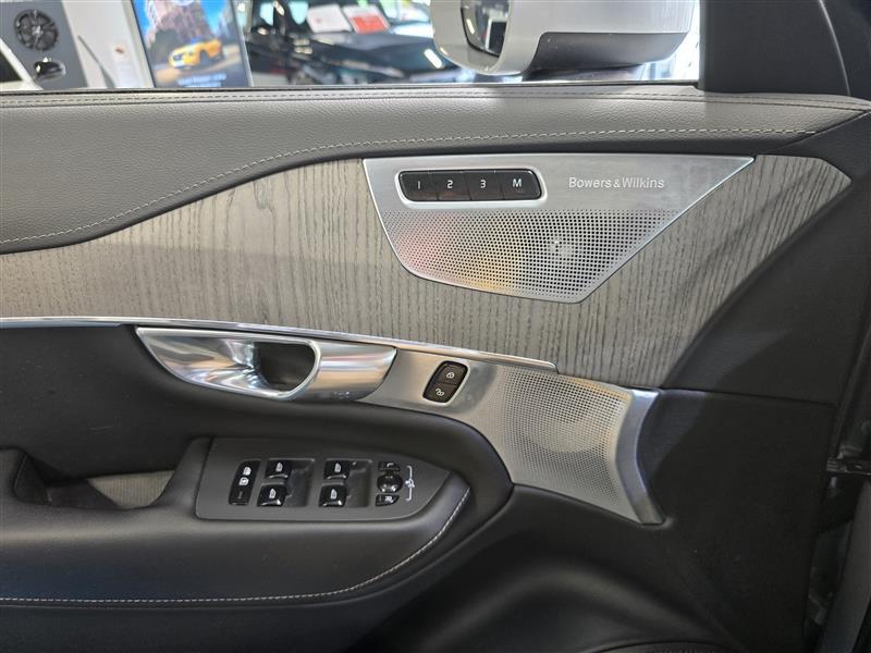 VOLVO XC90 2023