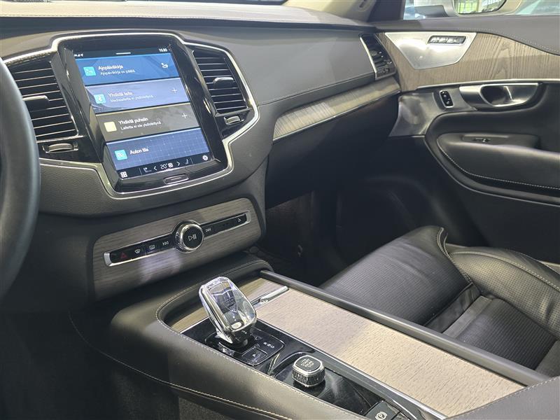 VOLVO XC90 2023