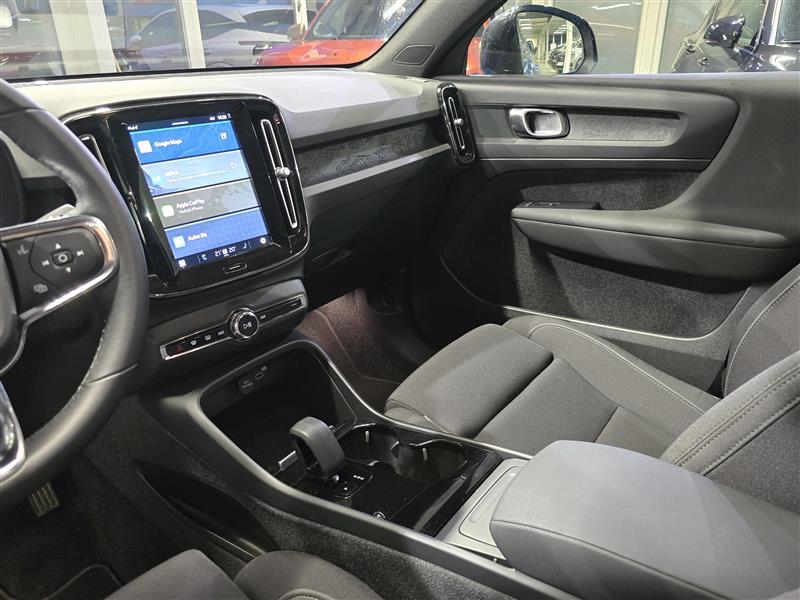 VOLVO C40 2024