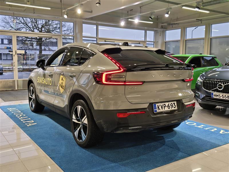 VOLVO C40 2024