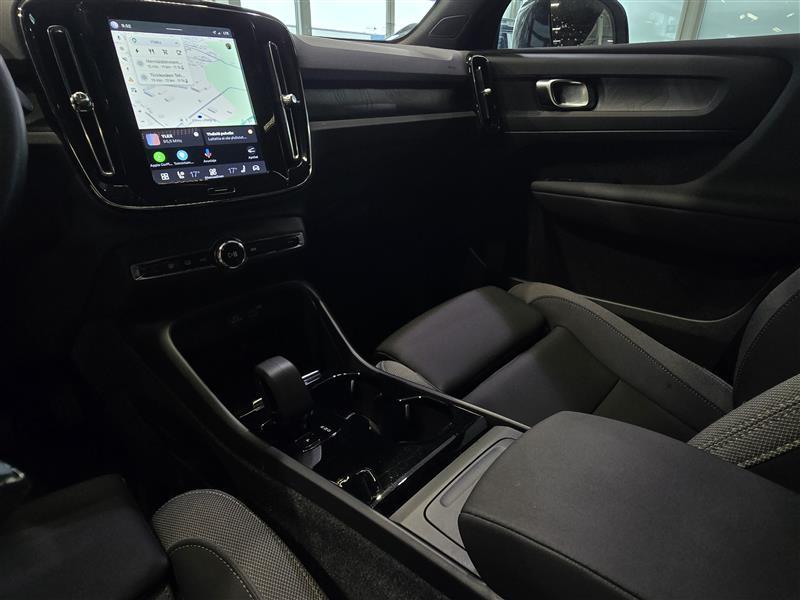 VOLVO C40 2024