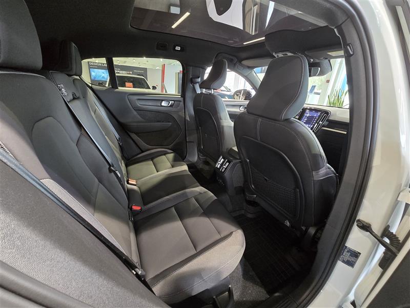 VOLVO C40 2024