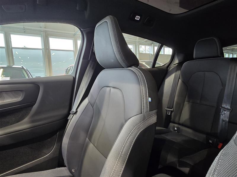VOLVO C40 2024
