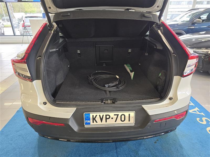 VOLVO C40 2024
