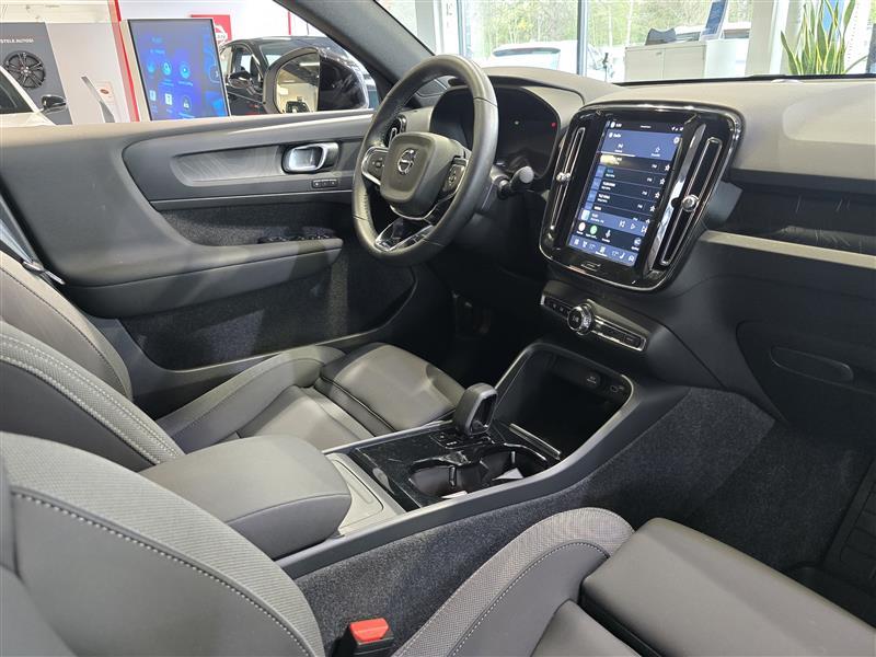 VOLVO C40 2024