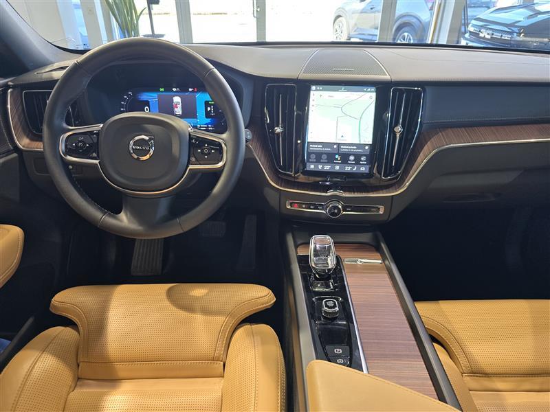 VOLVO XC60 2024