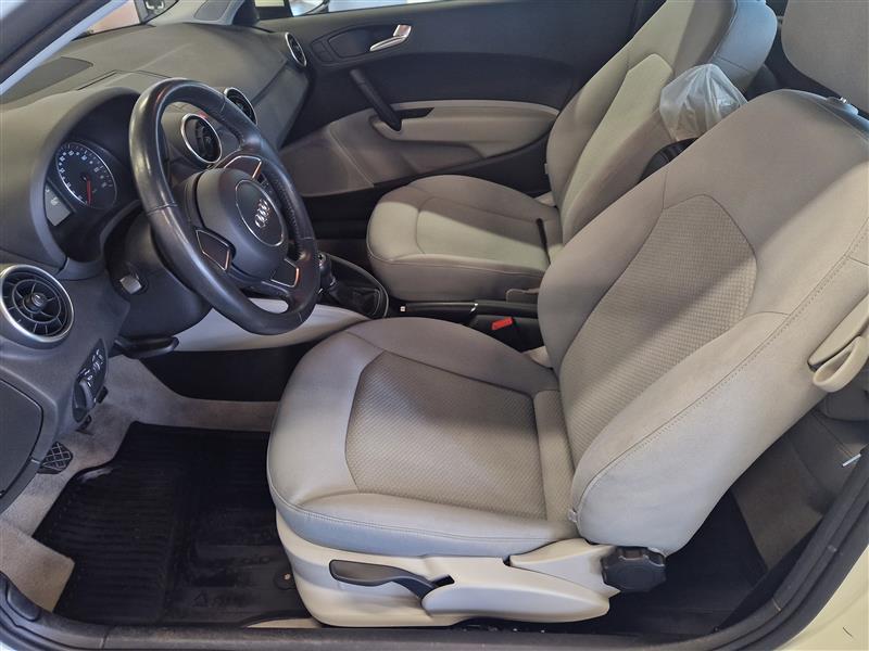 AUDI A1 2011