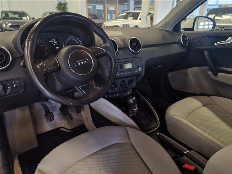 AUDI A1 2011