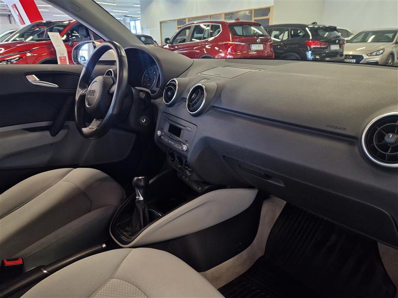 AUDI A1 2011