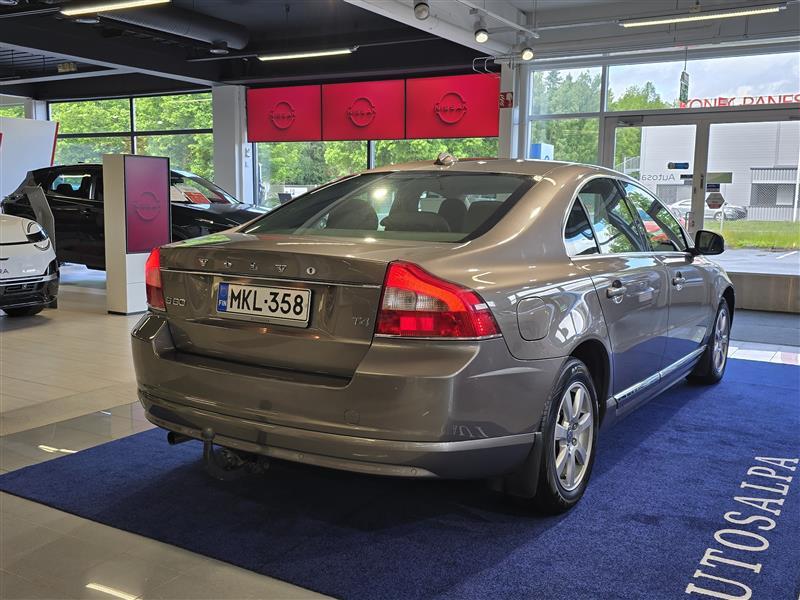 VOLVO S80 2011