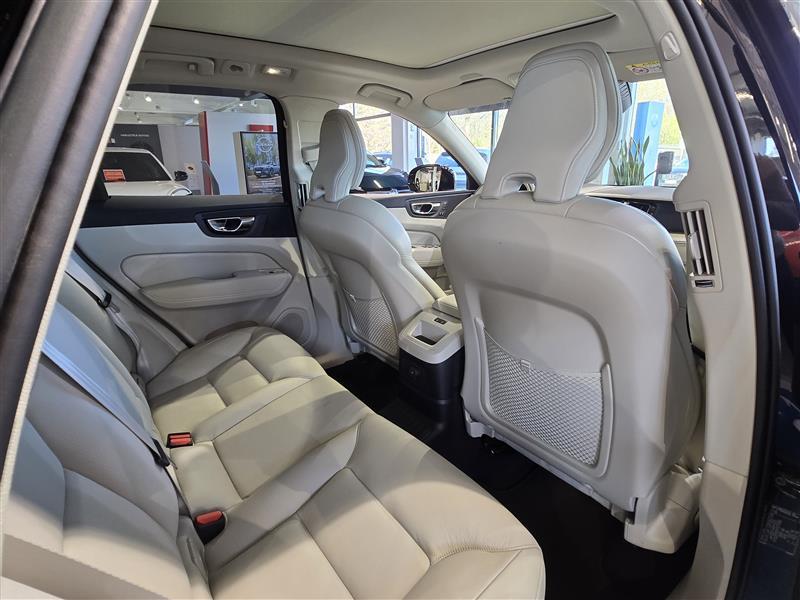 VOLVO XC60 2023