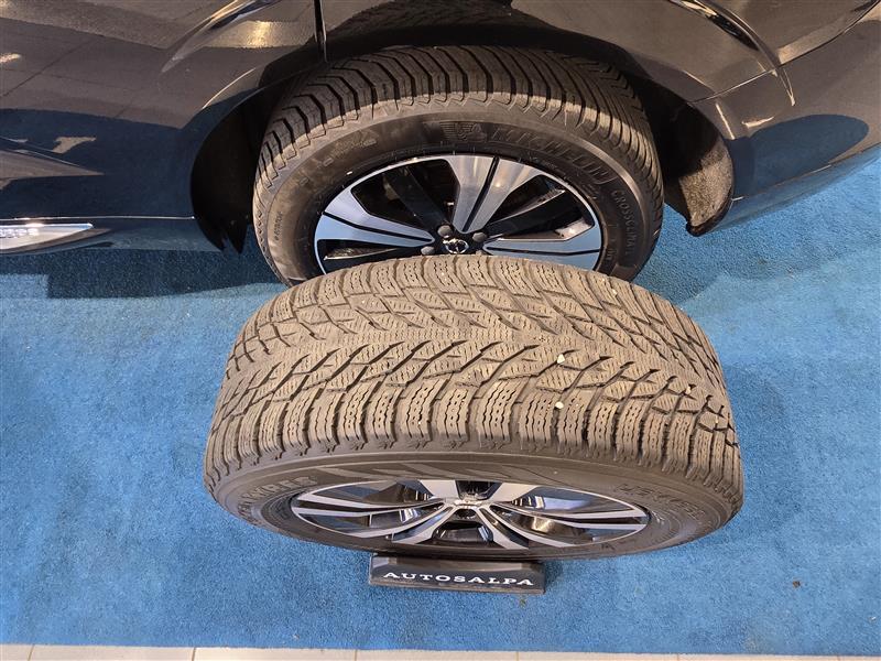 VOLVO XC60 2023