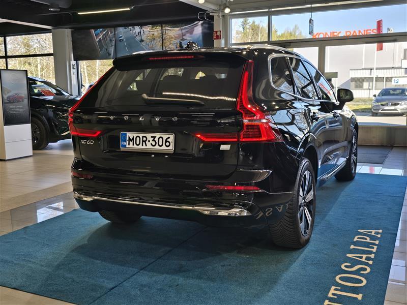 VOLVO XC60 2023