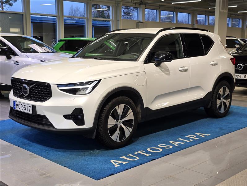 VOLVO XC40 2023