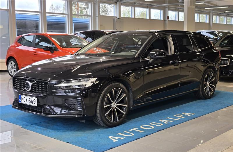VOLVO V60 2023