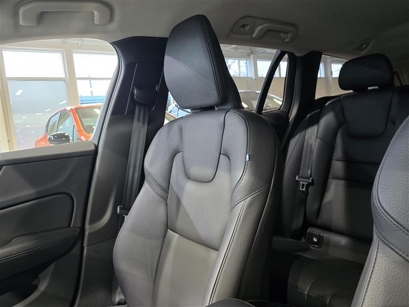 VOLVO V60 2023