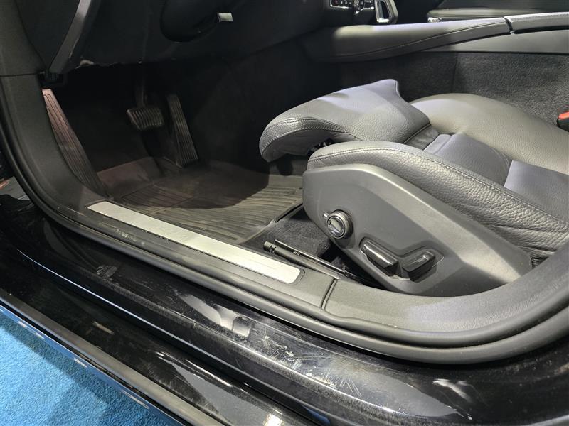 VOLVO V60 2023