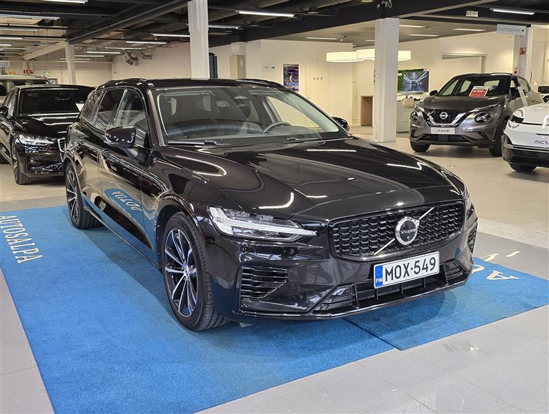 VOLVO V60 2023