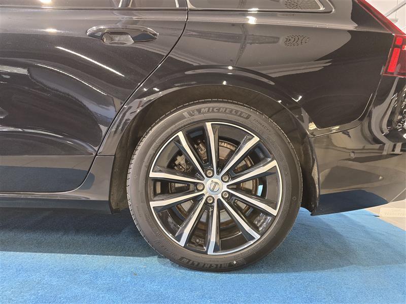 VOLVO V60 2023
