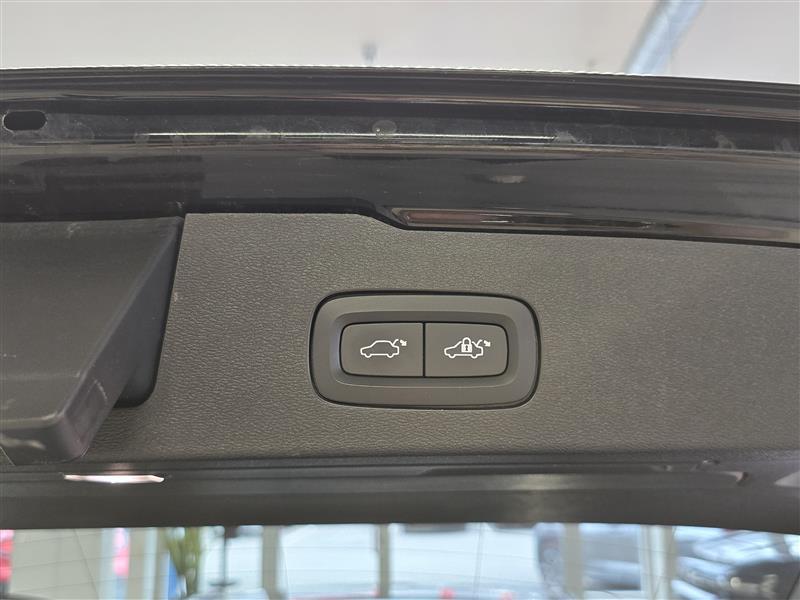 VOLVO V60 2023