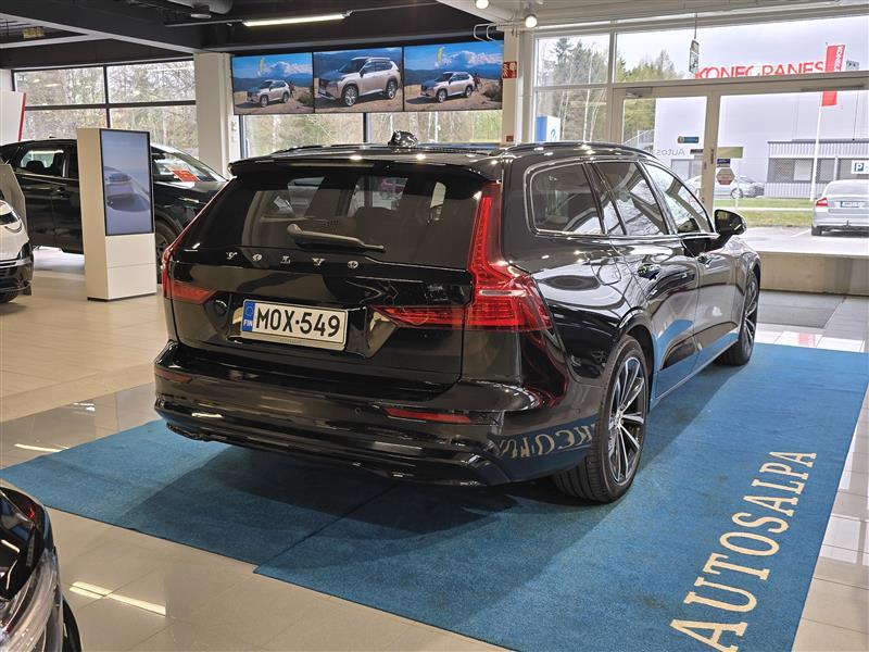 VOLVO V60 2023