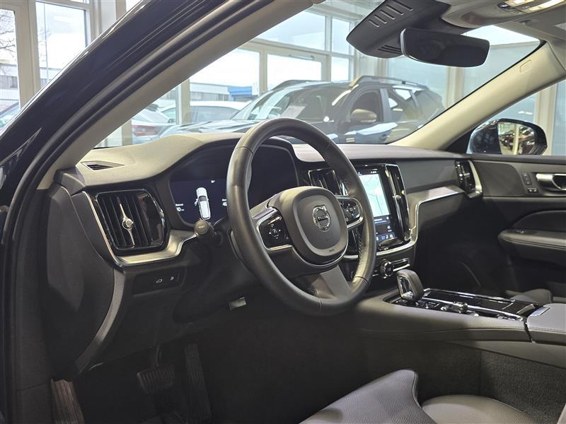 VOLVO V60 2023