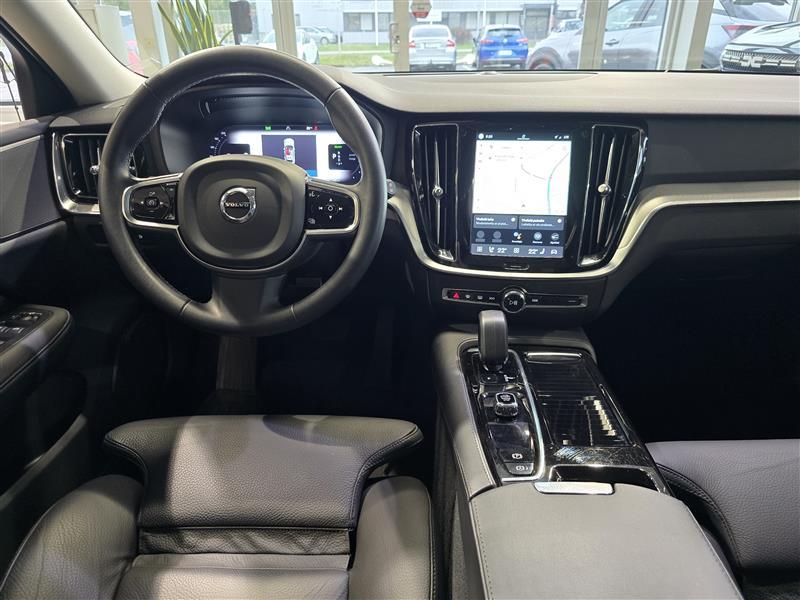 VOLVO V60 2023