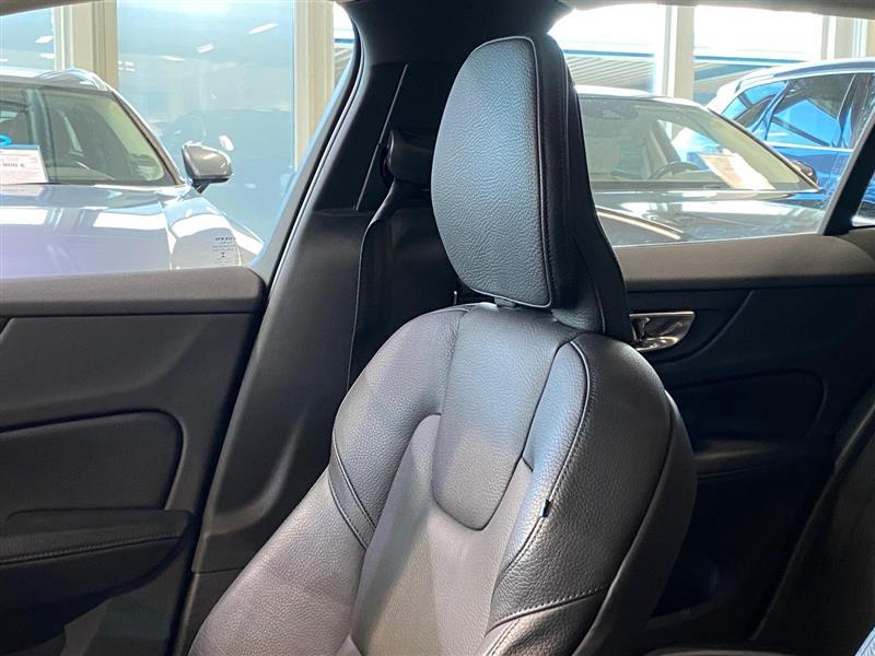 VOLVO V60 2021