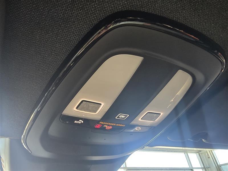 VOLVO XC40 2024