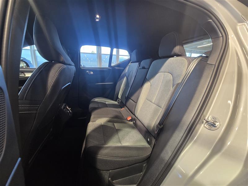 VOLVO XC40 2024