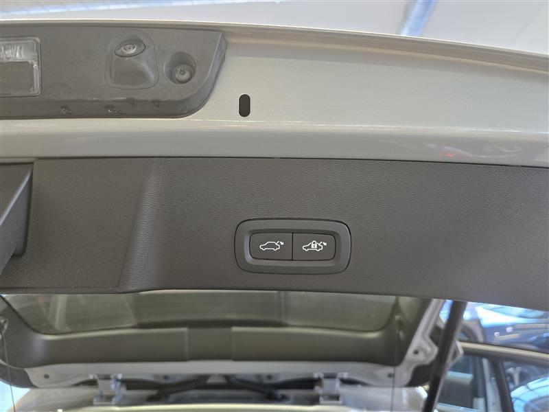 VOLVO XC40 2024