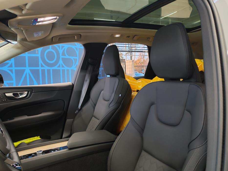 VOLVO XC60 2026