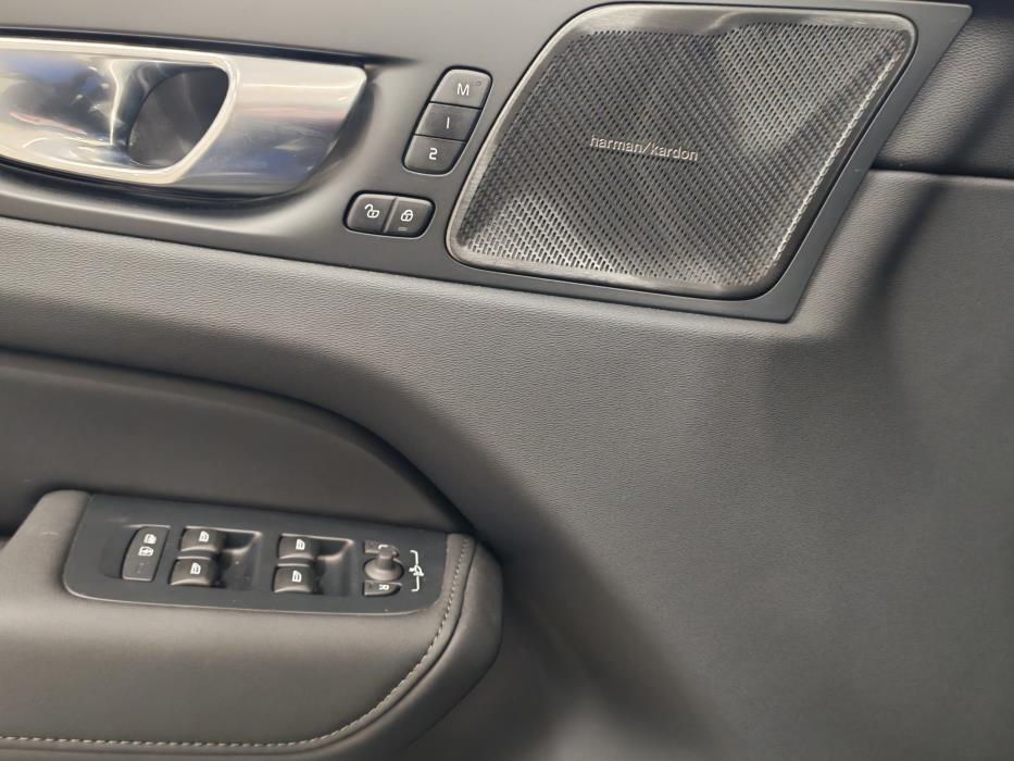 VOLVO XC60 2026
