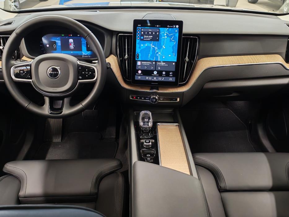 VOLVO XC60 2026