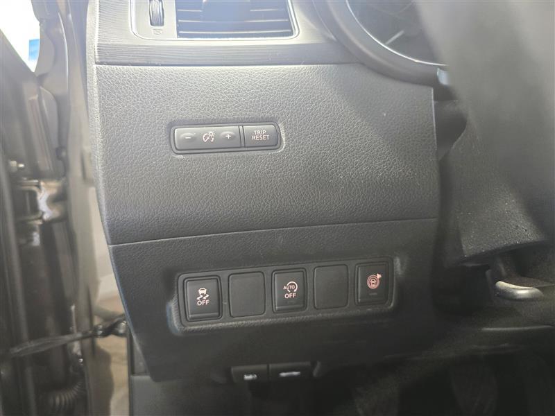 NISSAN Pulsar 2015