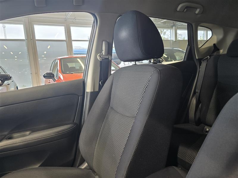 NISSAN Pulsar 2015