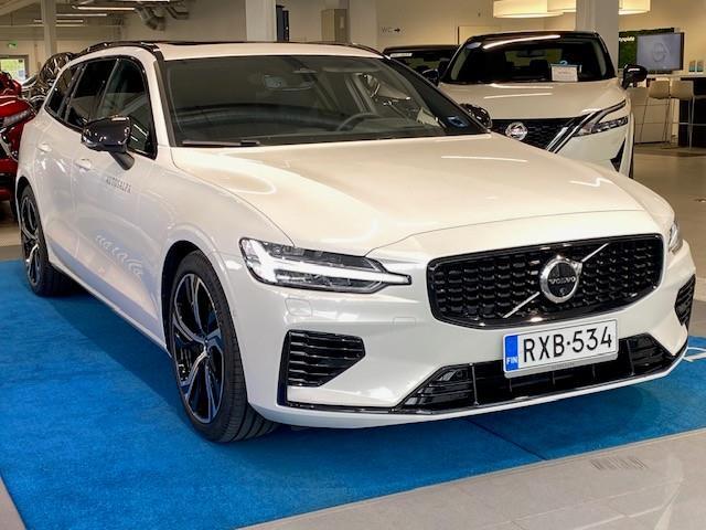 VOLVO V60 2025