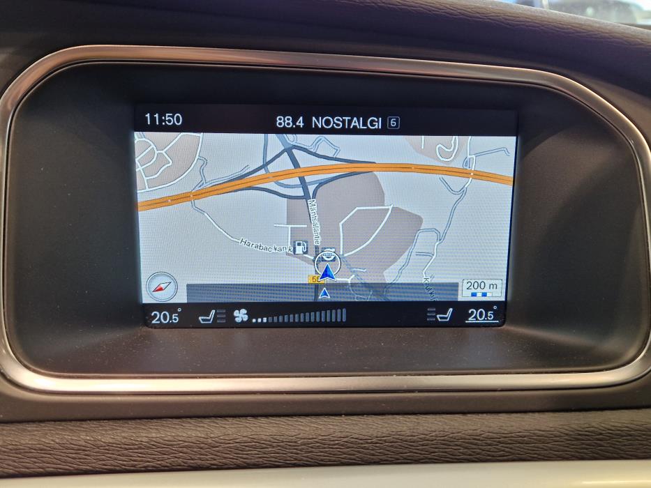 VOLVO V40 2015