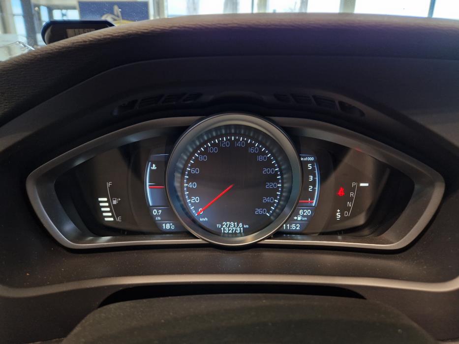 VOLVO V40 2015